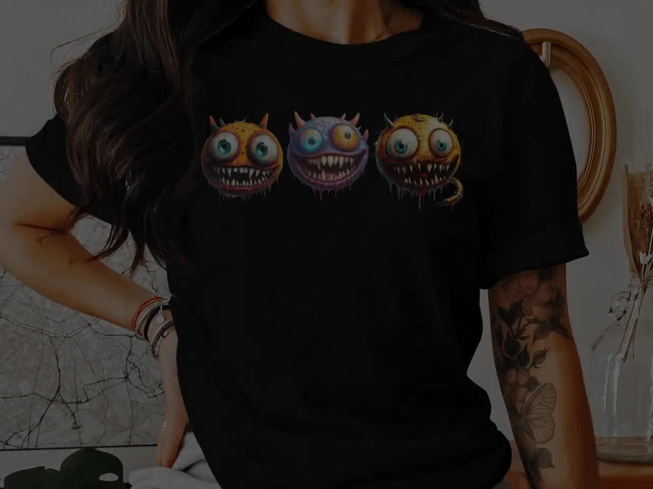 面白い三つ目の怪物のTシャツ、スウェットシャツ、タンクトップ